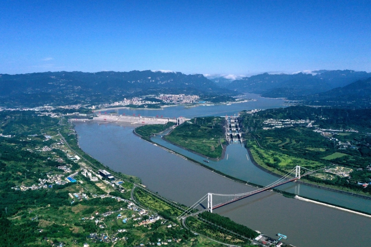 The Three Gorges Reservoir releases over 10 billion cubic meters during dry season replenishment