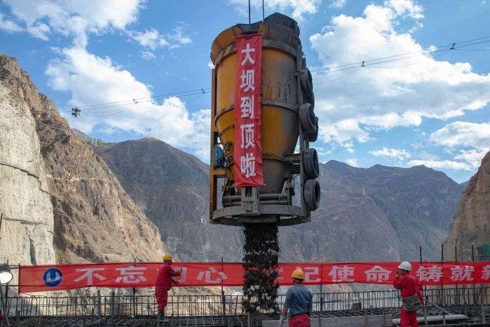 2019年12月20日，乌东德水电站大坝十二号坝段浇筑到顶。本报通讯员 赵健摄