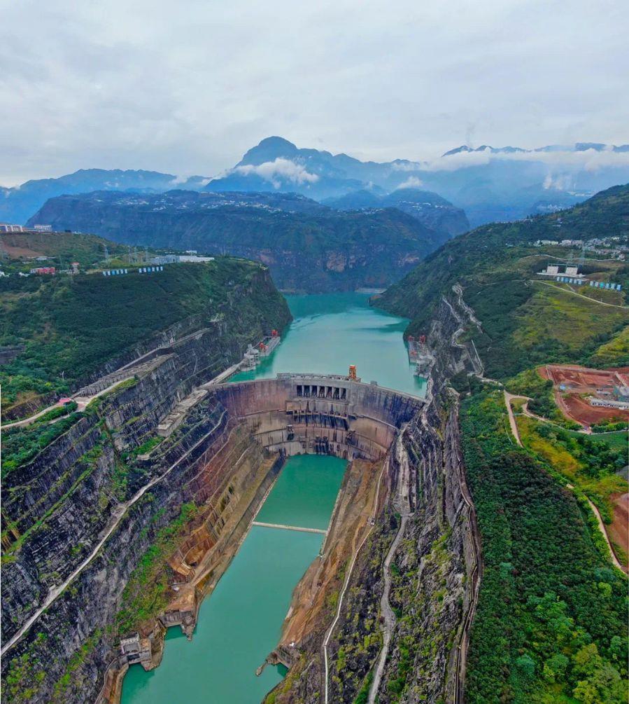 697114102999564470(1)