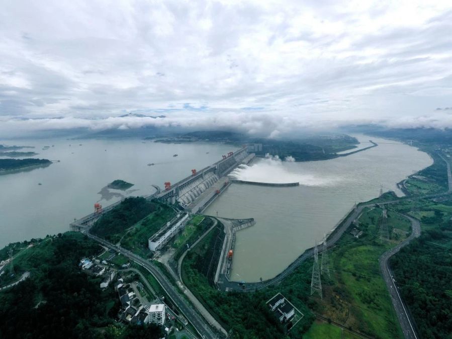 长江2024年第2号洪水到达三峡工程。摄影：汤伟
