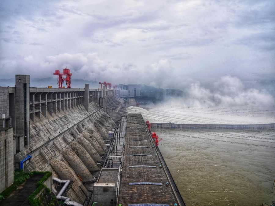 2024年7月12日，三峡大坝开启四孔泄洪。摄影：毛翔春
