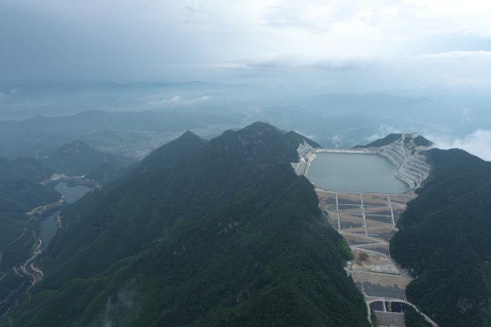长龙山抽水蓄能电站上下水库全貌1 摄影 崔徐波 毛翔春