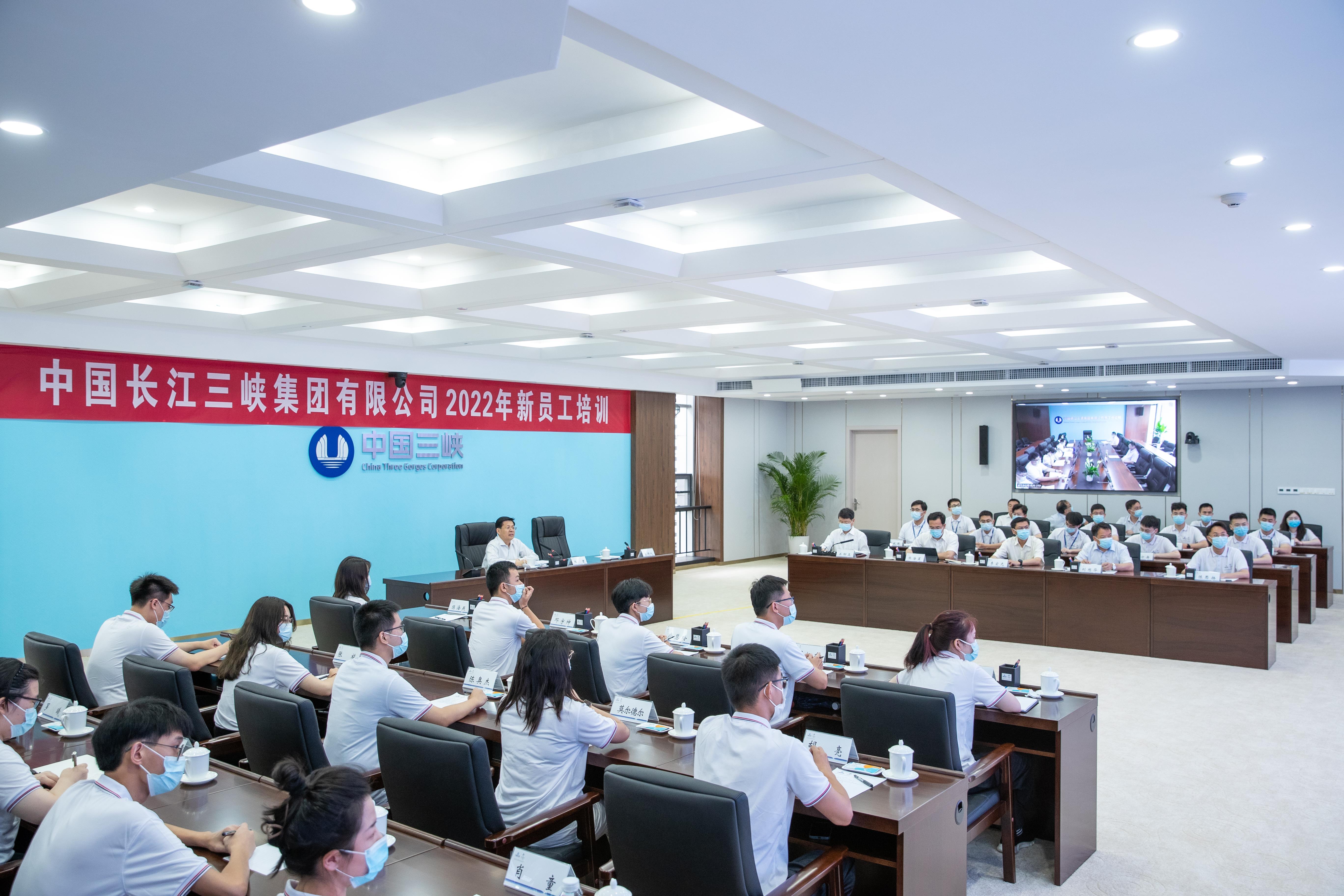 AV3I2915 (1) AV3I2915 (1)