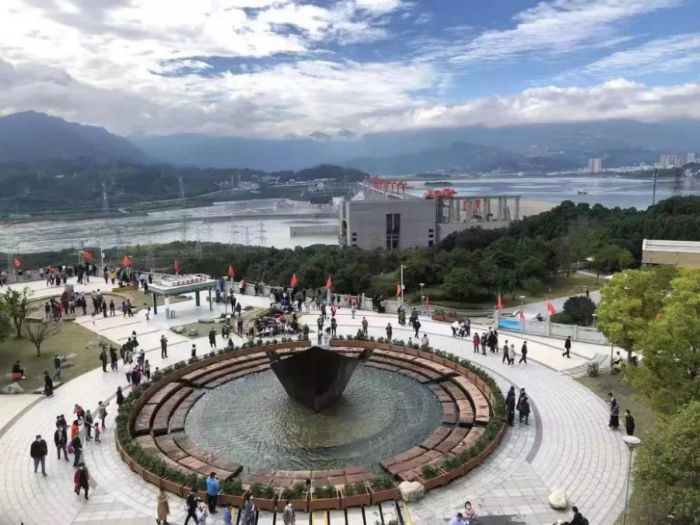 三峡大坝旅游区新春回暖
