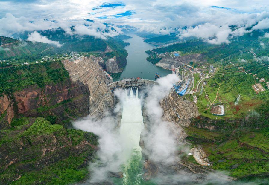 白鹤滩水电站全景  摄影：谢雷