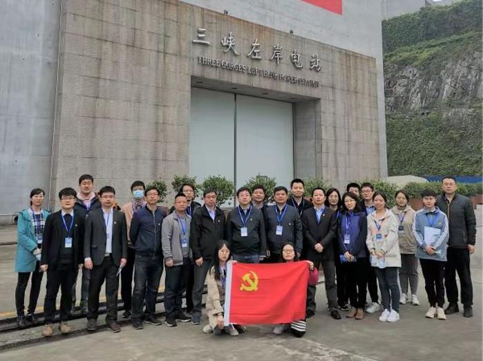 4 4